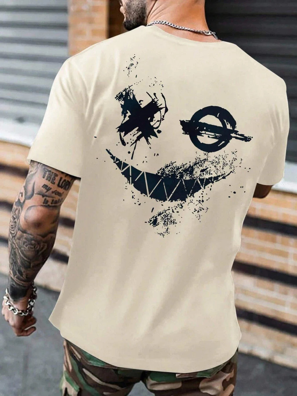 Camiseta Masculina Smile X — O Sorriso que Corta o Padrão