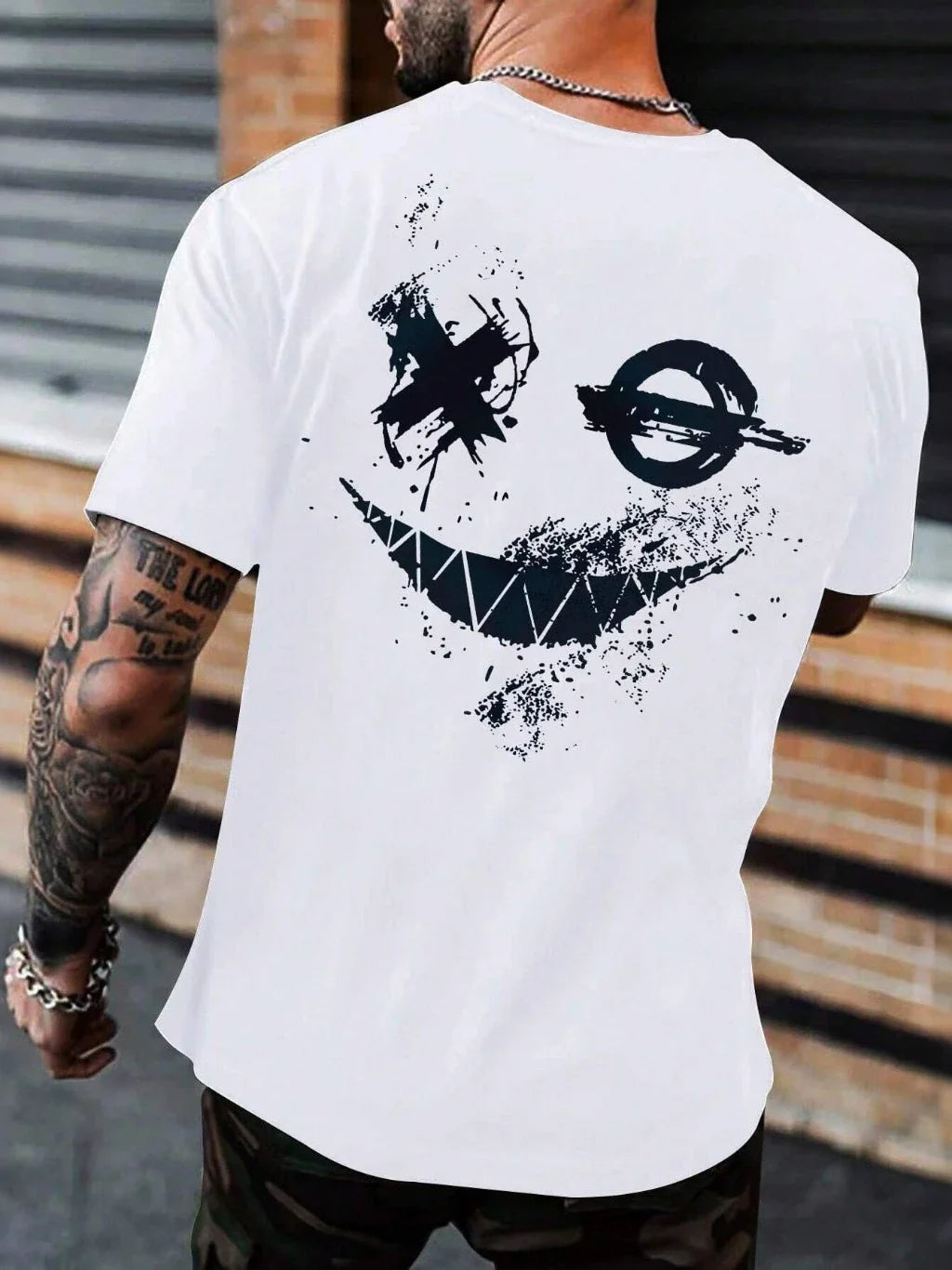 Camiseta Masculina Smile X — O Sorriso que Corta o Padrão